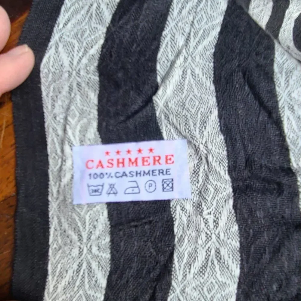 100% Cashmere Pashmina in Silver and Black
